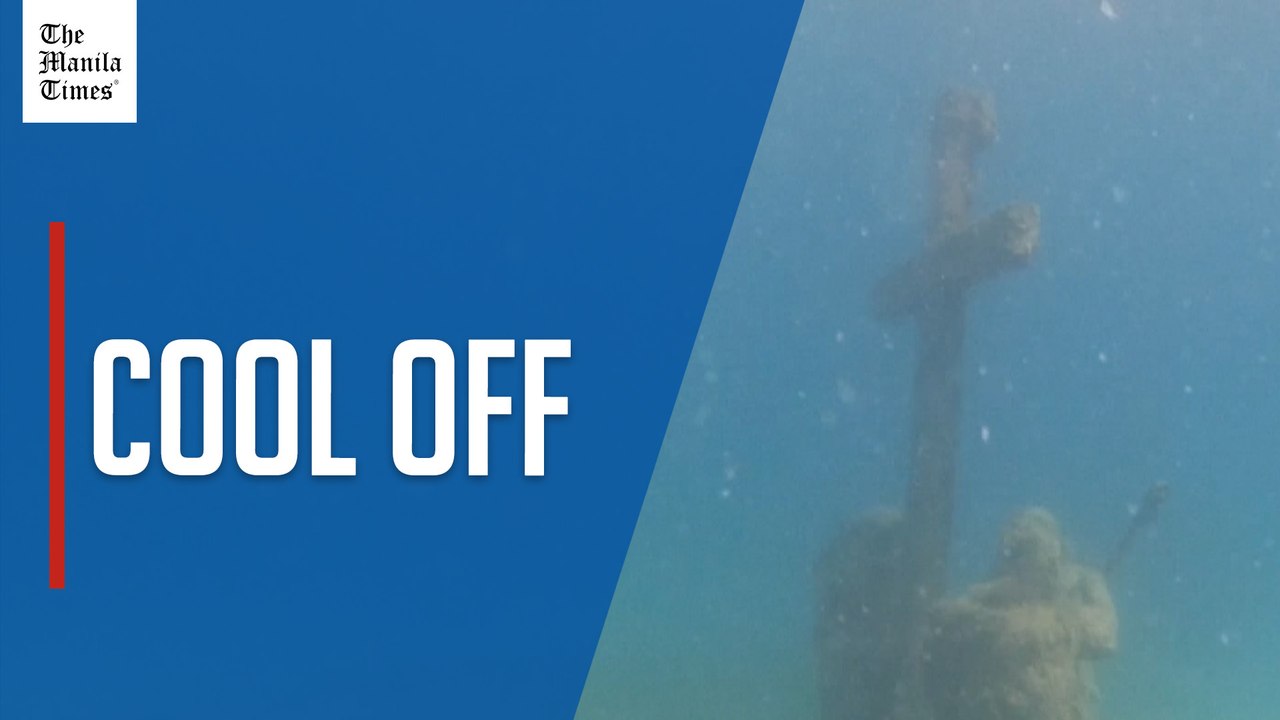 Crowds dive into Croatia's underwater museum to cool off