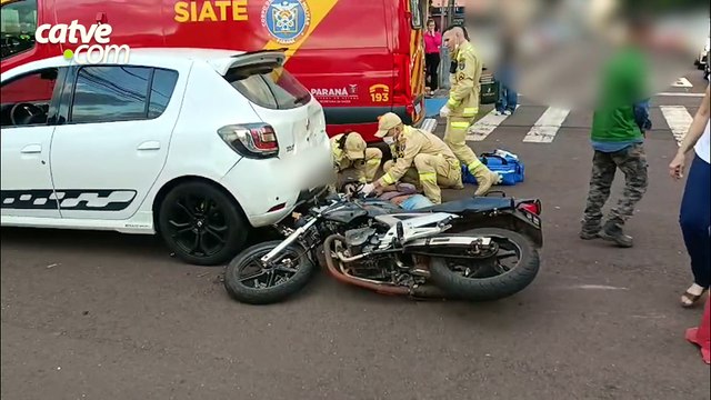 Batida entre carro e duas motos deixa motociclista ferido no Centro de Toledo