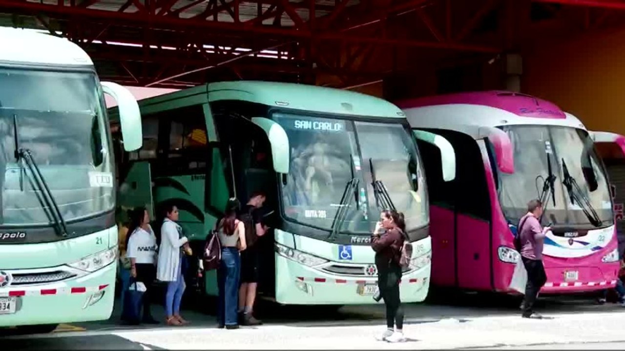tn7-aprueban-ley-para-facilitar-contratacion-de-choferes-de-bus-160726