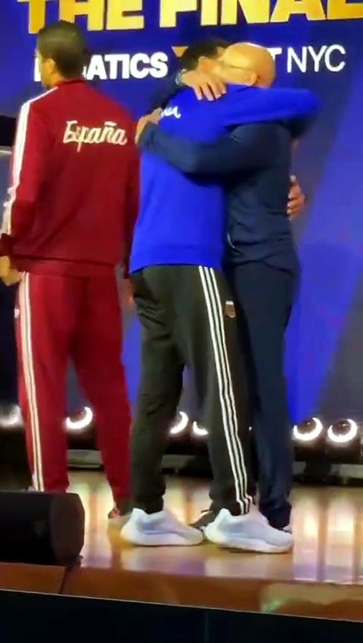 Avant la finale, Scaloni salue De la Fuente et Rodri
