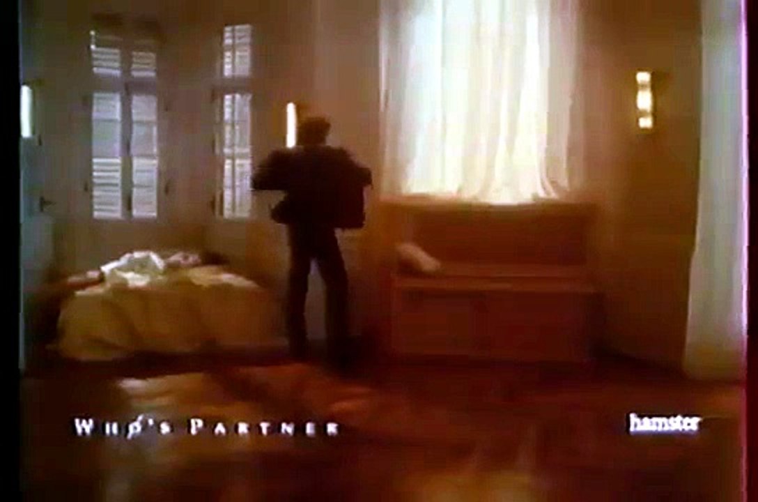 1991 - Johnny Hallyday : publicité du parfum Retiens la nuit – 2ᵉ version (1er Décembre)