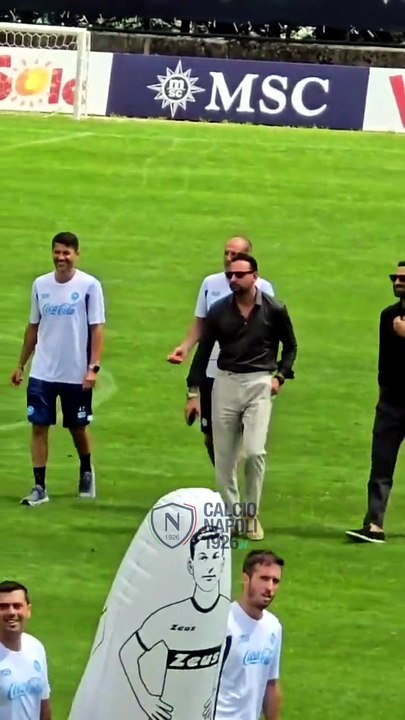 Allegri a colloquio con Manna, Sinicropi e il medico De Luca dopo l'allenamento