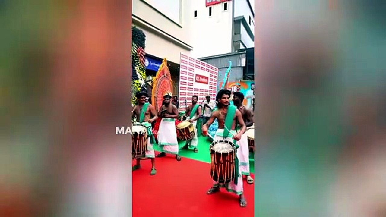 Naga Chaitanya & Sobhita Inaugurated R.S Brothers Shopping Mall