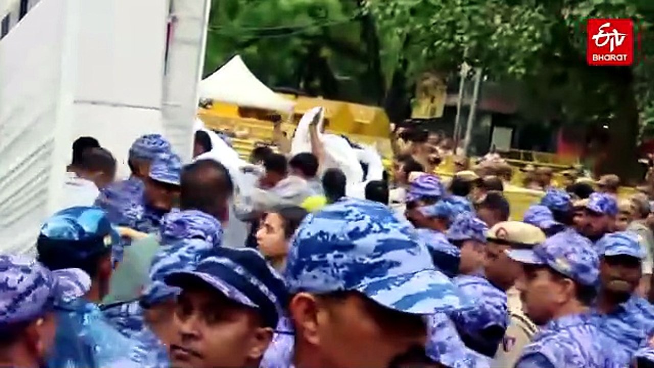 White Sheets, Scuffle And Blue Ink: How Chaos Erupted During Peaceful Protest At Jantar Mantar