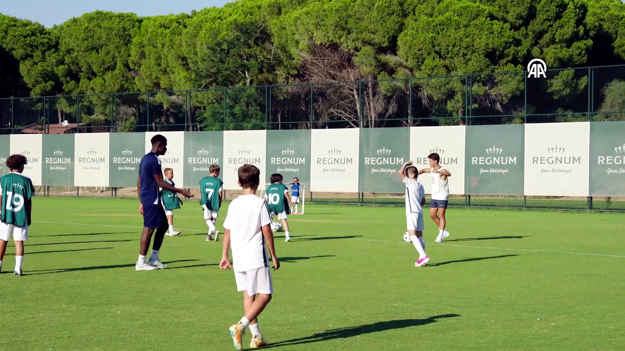 Milli oyuncu Arda Güler, Antalya'da çocuklarla antrenmanda yaptı | Ajansspor | AA