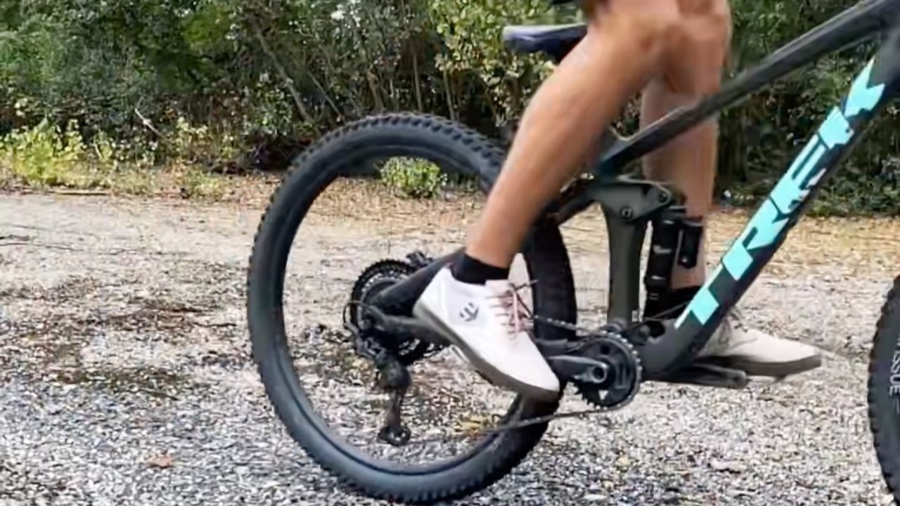 TREK Remedy 8 2023 - Slow Motion Suspension Test 🔥 #velo #vtt #enduromtb #mtb