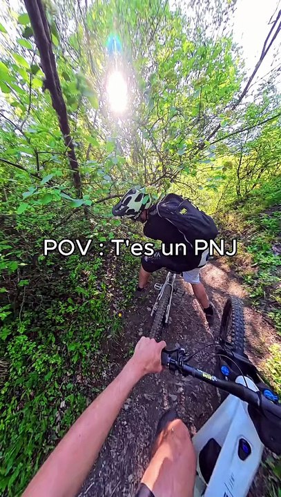 😱 Il se prend un arbre en VTT Enduro ! 😂 #velo #vtt #enduromtb #mtb