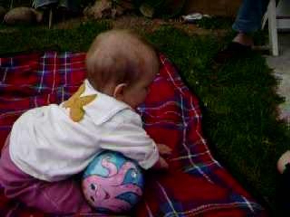 L mange l'herbe1