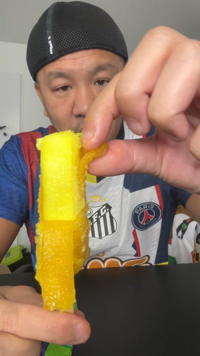 Vous sucez ou croquez les glaces ?! 🤨 #degoustatiooone #banane #glace #trompeloeil