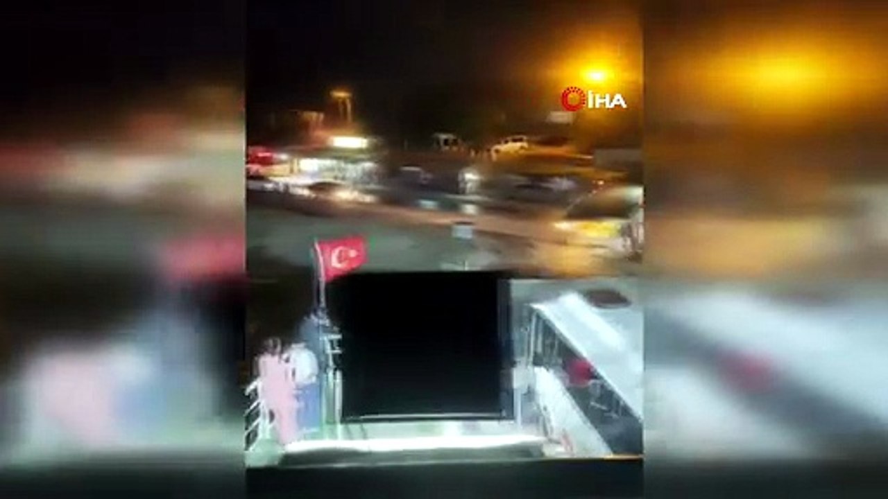 Fırtına Elazığ'da etkili oldu: Feribot iskeleye yanaşamadı