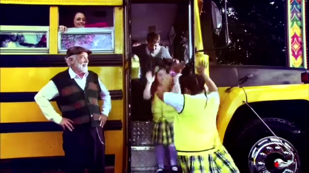 Carrossel em inglês: clipe 'Carrossel'