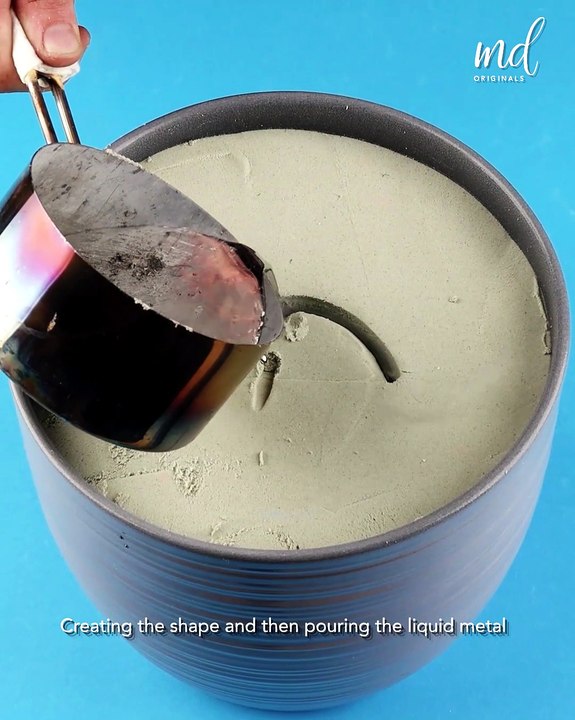 Liquid metal and kinetic sand make an unmatched duo!