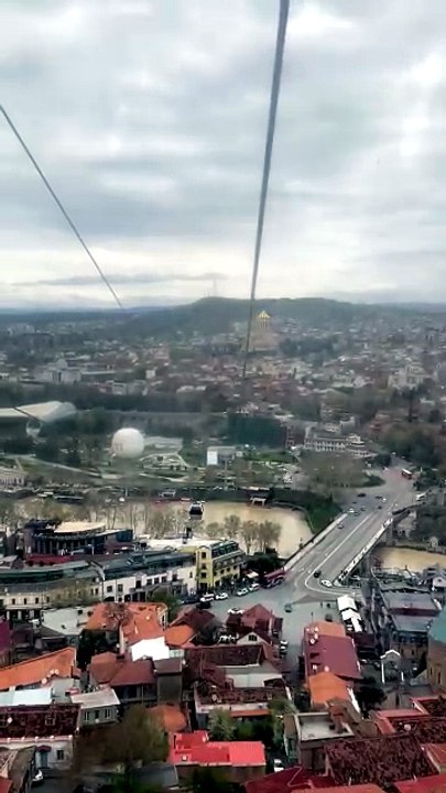 Gürcü Ana Heykeli'nden Teleferik İle İniş  #travel #tiflis #tbilisi #bhgeziyor