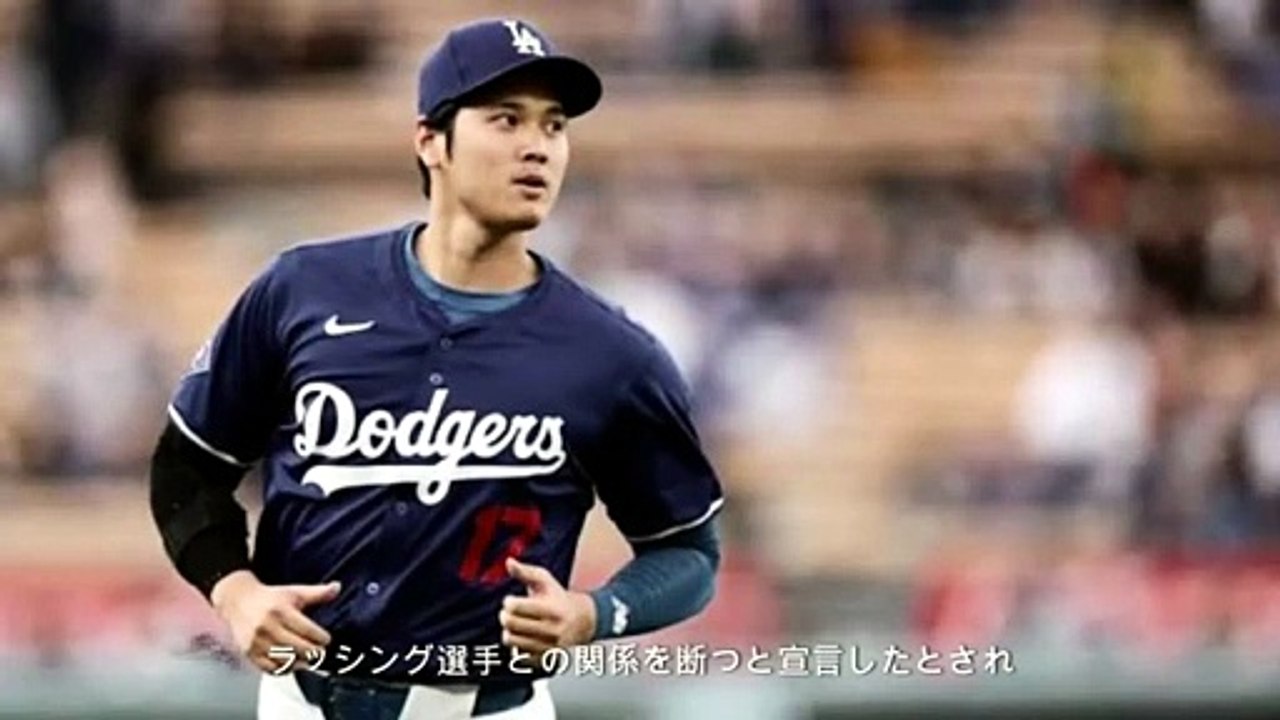 🚨⚾ **試合直後に衝撃の大混乱‼️😱 ヤンキース2選手が大谷翔平を取り囲み、愛用バットを強引に奪って投げ捨てる💥😡 その直後、コディ・ベリンジャーが意味深な“謎の手紙”を手渡し…📩👀 フレディ・フリーマンが猛ダッシュで駆け寄り、その場で手紙を引き裂く‼️💔🔥 ドジャースベンチ騒然！ファン騒然の結末とは⁉️⚡