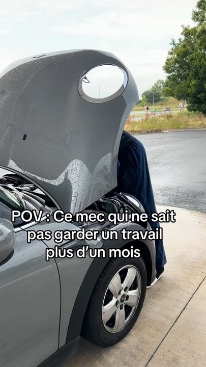 Tu ne sais pas garder un travail plus d’un mois 😂