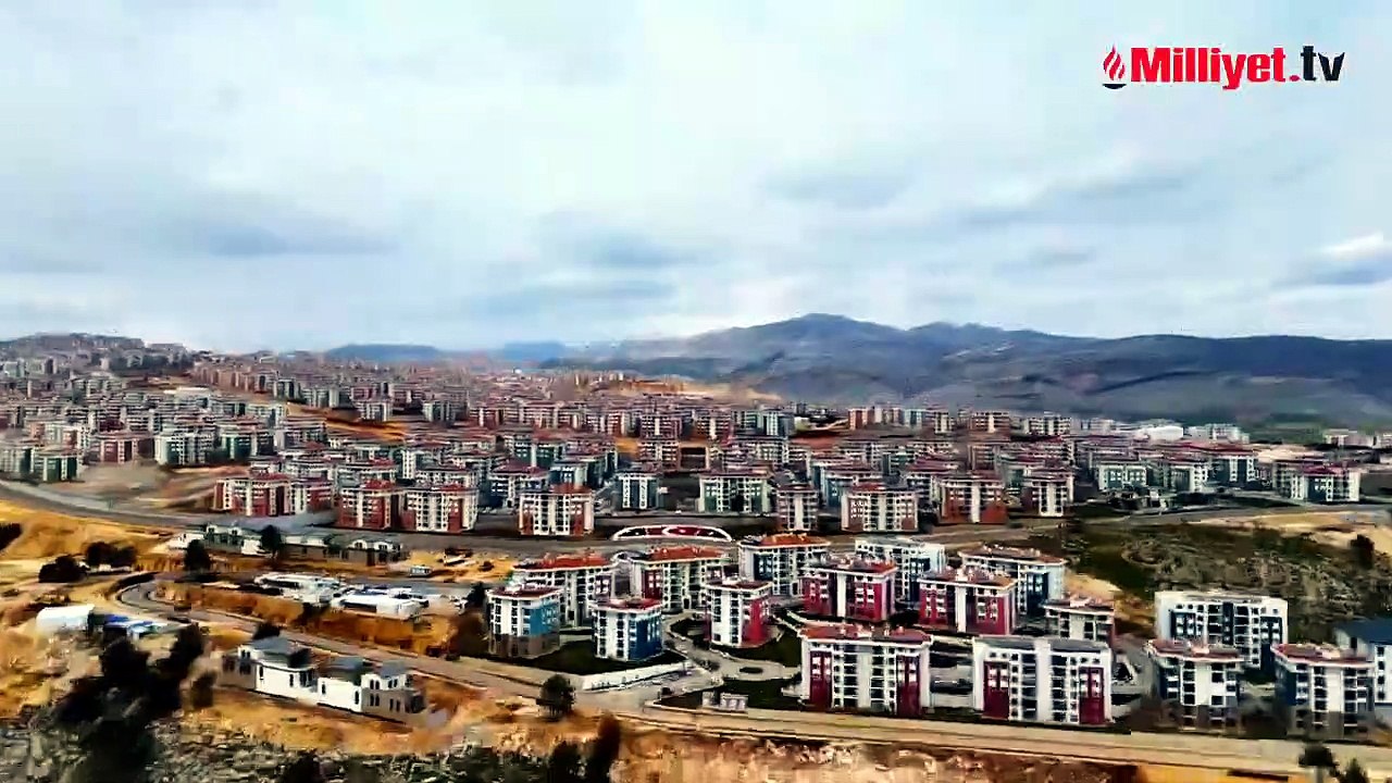 Ruhi Çenet, belgeselinde asrın inşasını anlattı