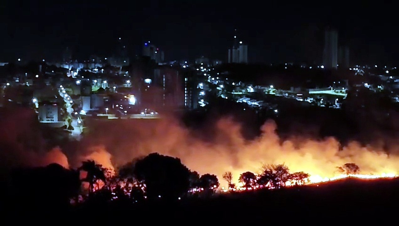 Incêndio ambiental atinge 33 hectares perto do Hospital Veterinário da Unipar