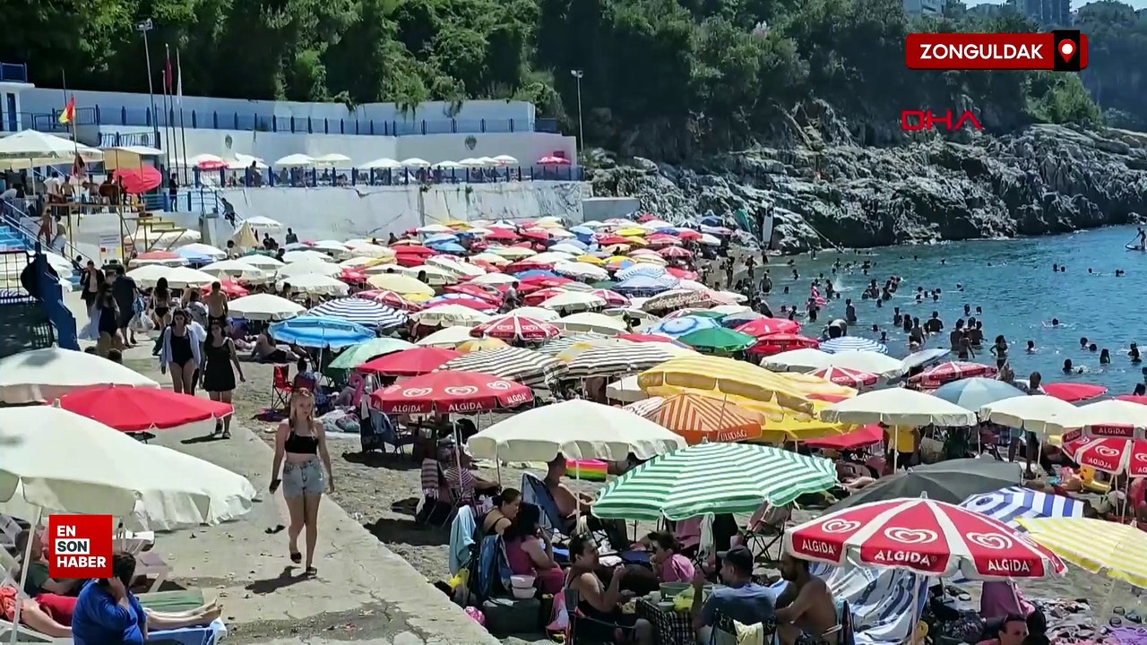Zonguldak'taki Kapuz Plajı hafta sonu doldu
