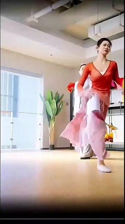 Love lost between the steps MOVIES