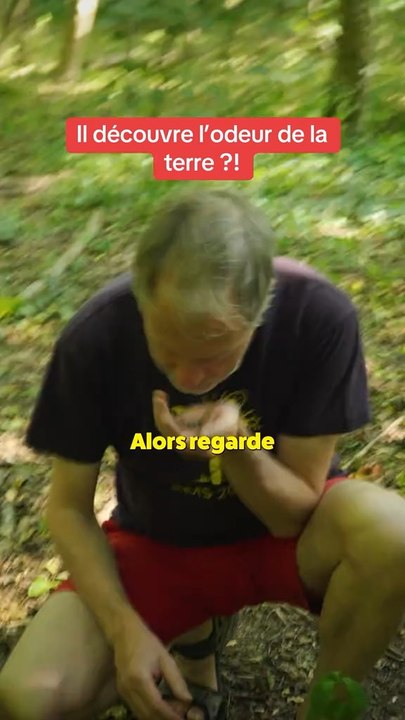 Il découvre l’odeur de la terre ? 🤣 #sciences #chimie #fun