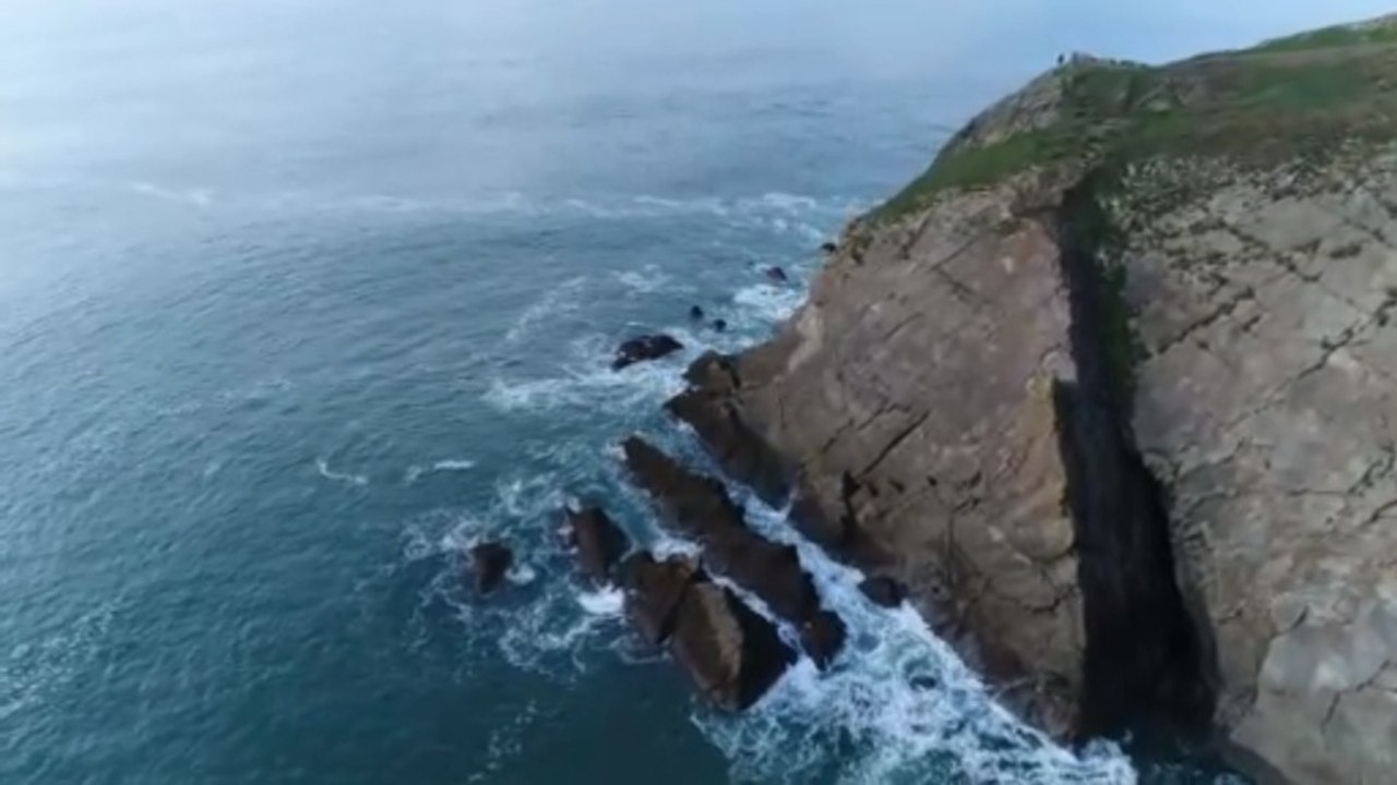 Paharon aur sumndar ka husan! Mountains meet Ocean pakistan