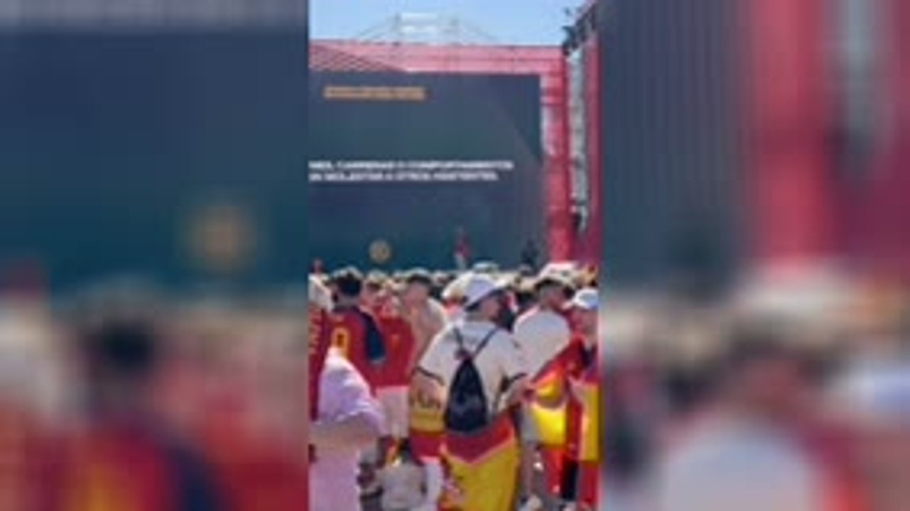 Espagne - Ambiance festive sur la Plaza de Colón à Madrid