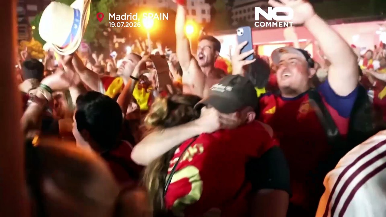 Видео: болельщики Испании ликуют после победы в финале ЧМ