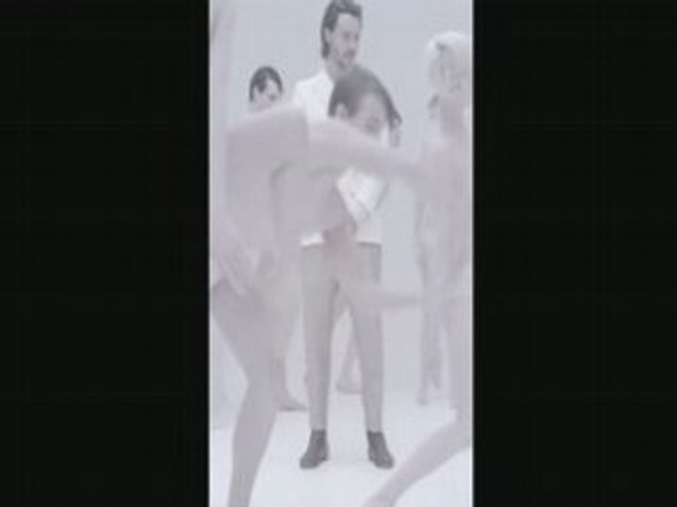 Figures Entwining