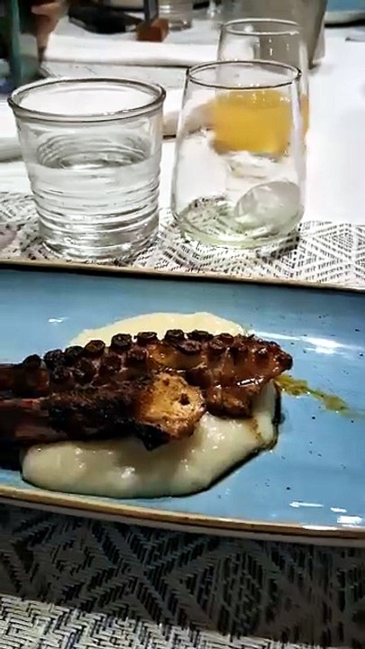 Delicioso Pulpo a la leña que preparan en el Hotel Grand Family  Selection