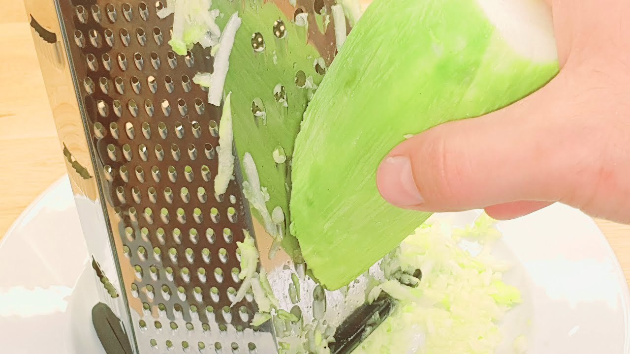Einfaches Rezept mit 2 Zucchini und schon ist ein leckeres Abendessen fertig!