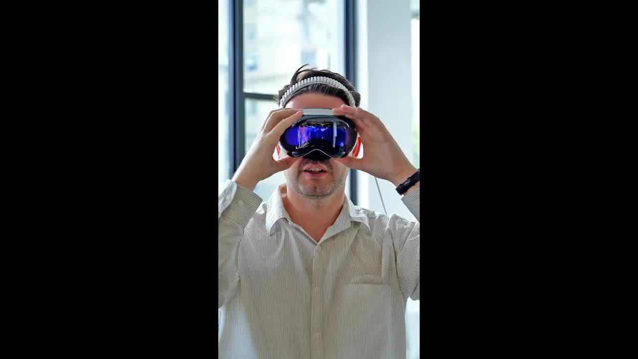 Apple Vision Pro 2 Unboxing and Try On