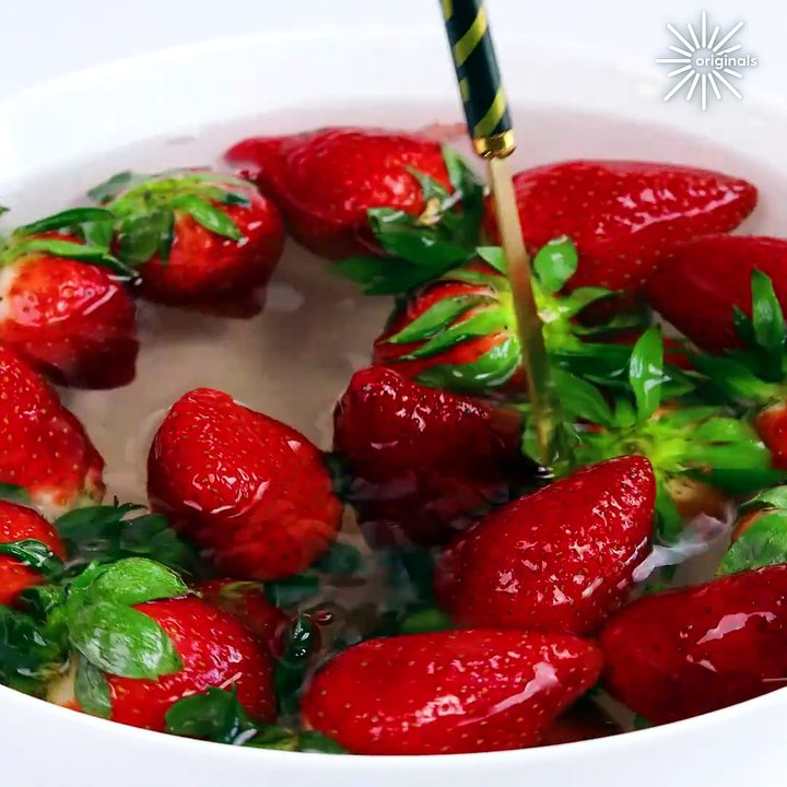 Keep your fruit and veg fresh with these tips and tricks! 🍎🍓