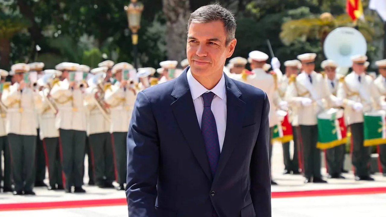 Sánchez, feliz en Argelia por el triunfo de España en el Mundial: "Es una victoria de todos los españoles"