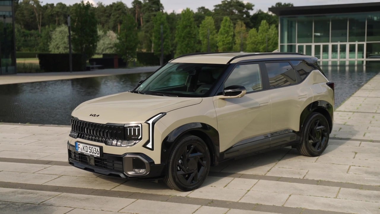 Kia Seltos X-line AWD Tan Beige Design Preview