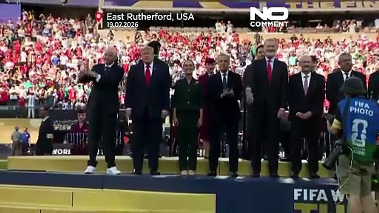 Trump e Infantino entregan el trofeo del Mundial a España