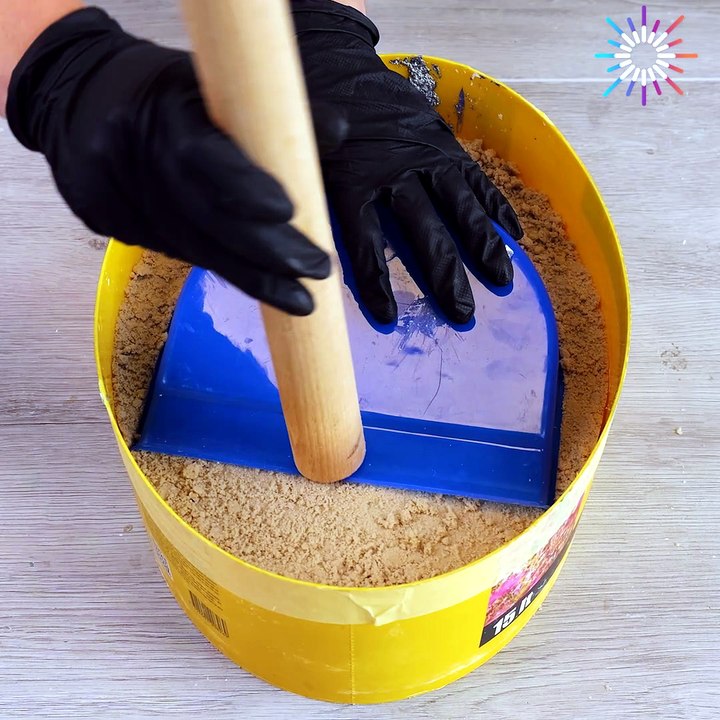 Effortless sand sifting with simple tool🛠️