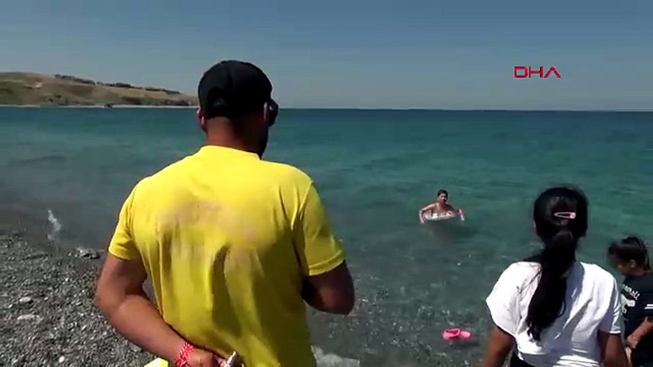 Türkiye'nin ''mavi bayraklı'' tek göl plajına tatilci akını! Kumsal dolup taştı...