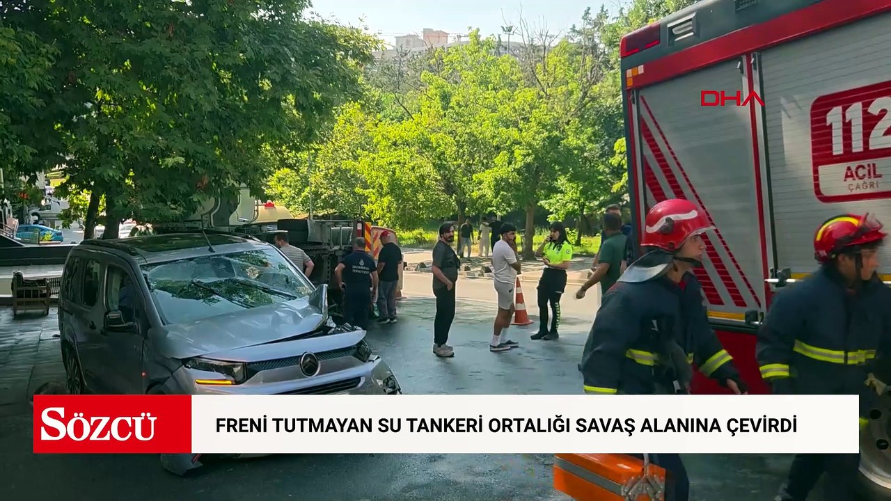 Bayrampaşa'da hafif ticari araca çarpan su tankerinin devrildiği anlar kamerada