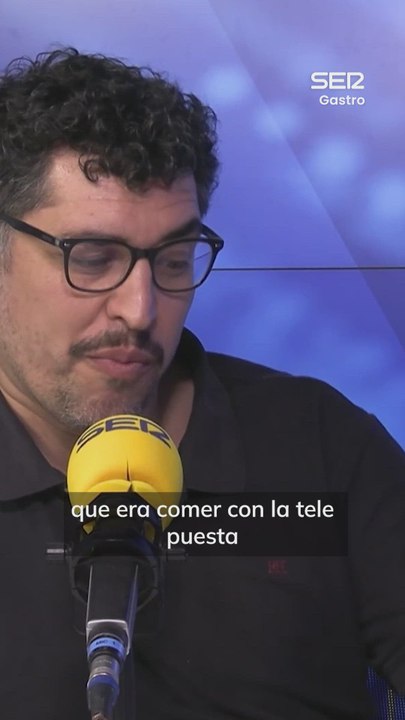 Naila Martínez explica los riesgos de comer frente a una pantalla