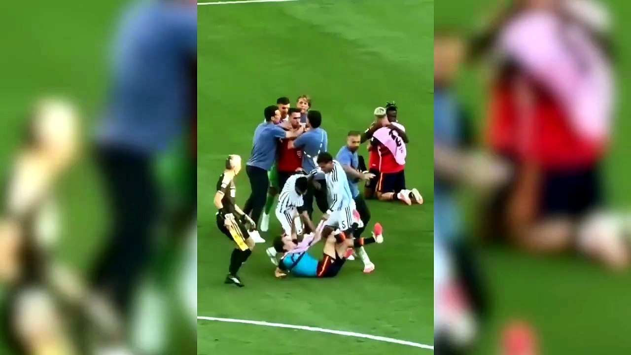2026 Dünya Kupası finalinde sinirler gerildi! Paredes boğazını sıktı, Gavi'ye yumruk attı