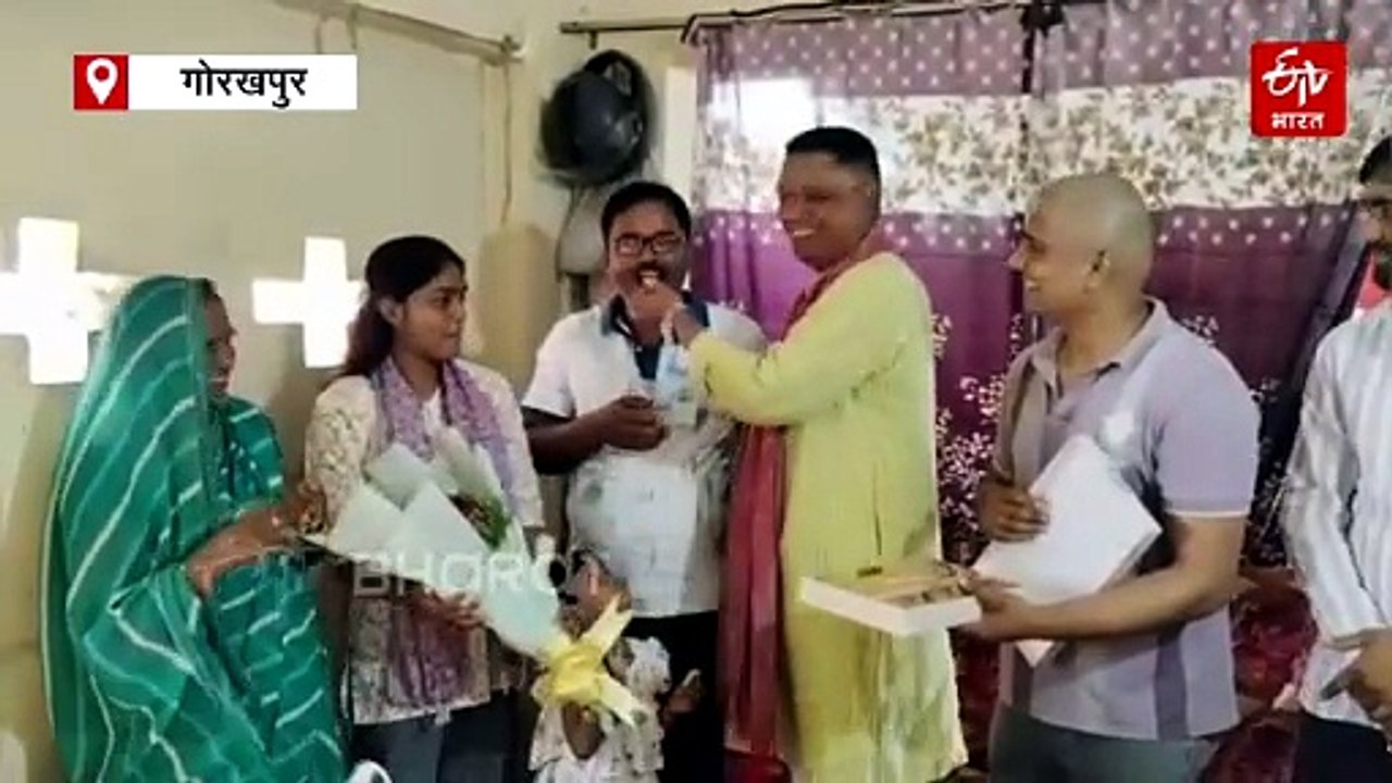 चाय वाले की बेटी बनी यूपी पुलिस की SI, बिना कोचिंग हासिल की सफलता