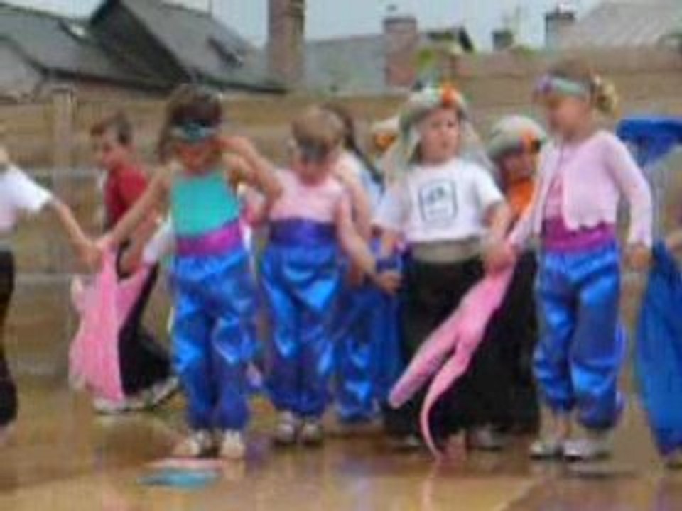 Julie: la kermesse à Ste Jeanne d'Arc