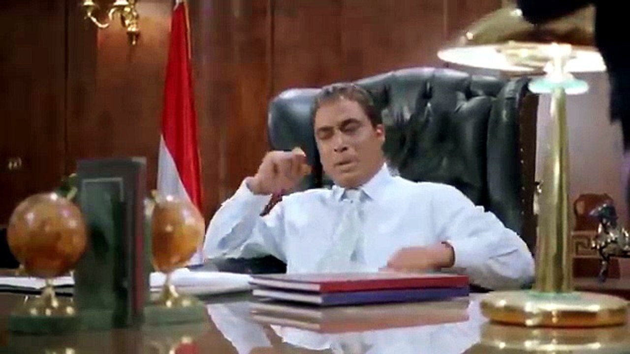 رئيس الوزراء السابق قعد في كل حتي يجيب سيره معالي الوزير وعمله سخرية شوفوا راحله بيته وعمل ايه