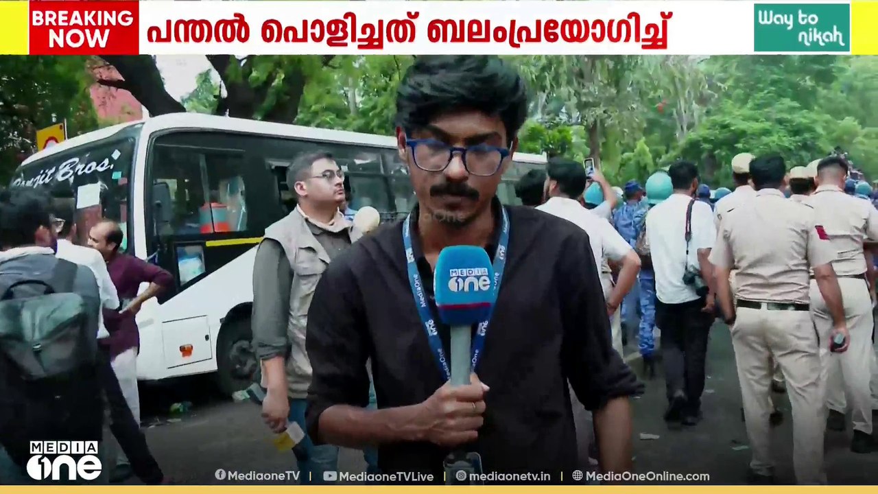 രാജ്യതലസ്ഥാനം കണ്ടത് 'പാറ്റ'കളുടെ വൻ പ്രതിഷേധം; യുവാക്കളെ ബലംപ്രയോ​ഗിച്ച് തടഞ്ഞ് പൊലീസ്