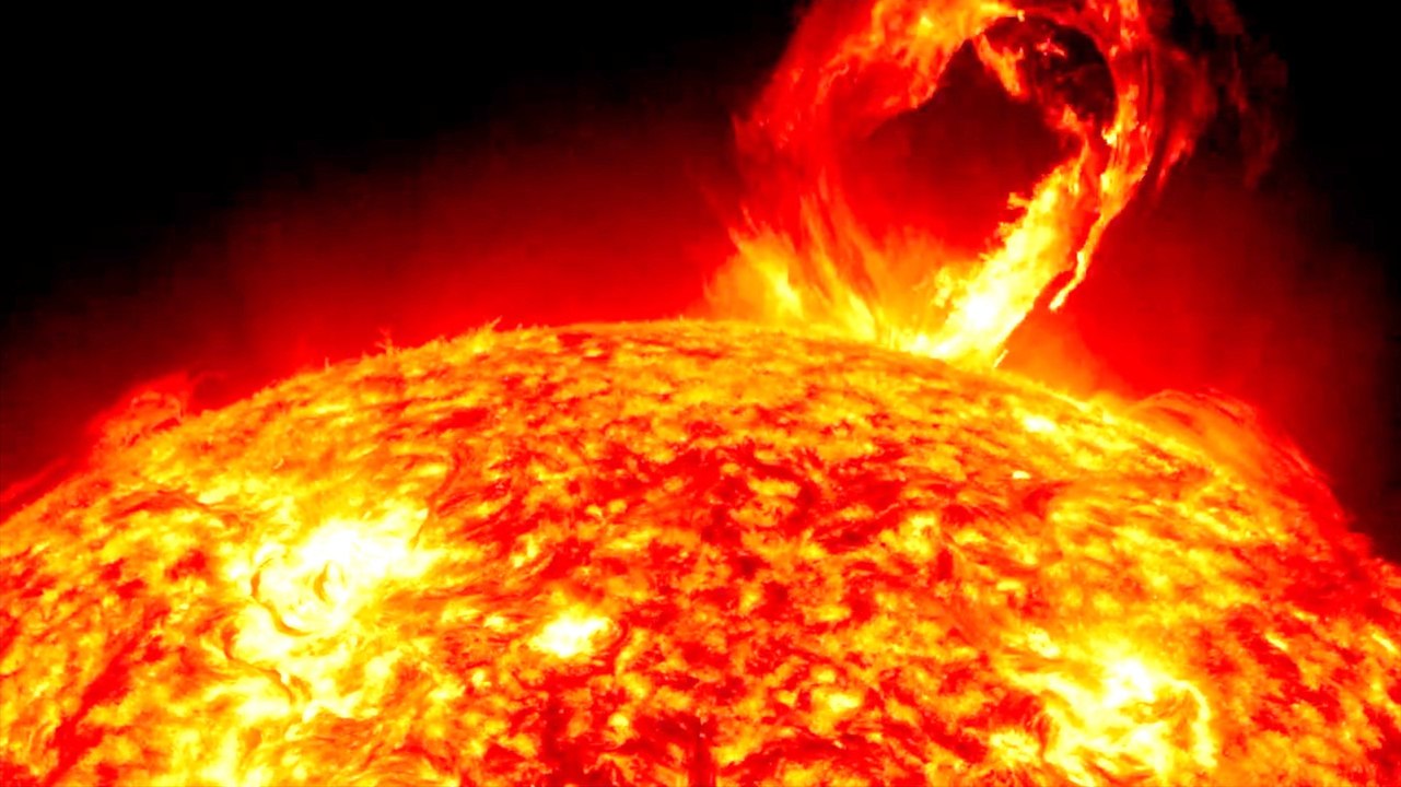 Solar wind stretched Mars' atmosphere to three times its size