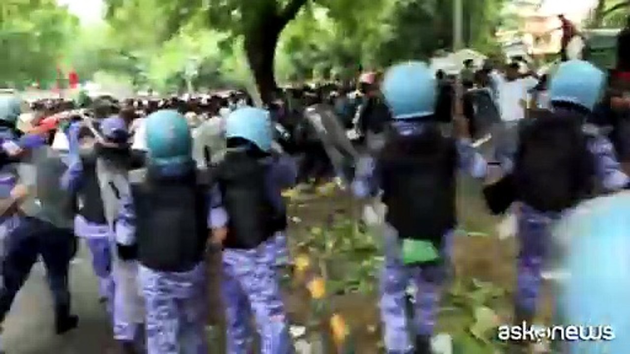 Basta frodi agli esami, in India esplode la protesta degli "scarafaggi"