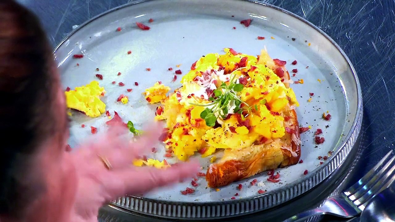 100 Cooks S01E09 8 Cooks Down to 1