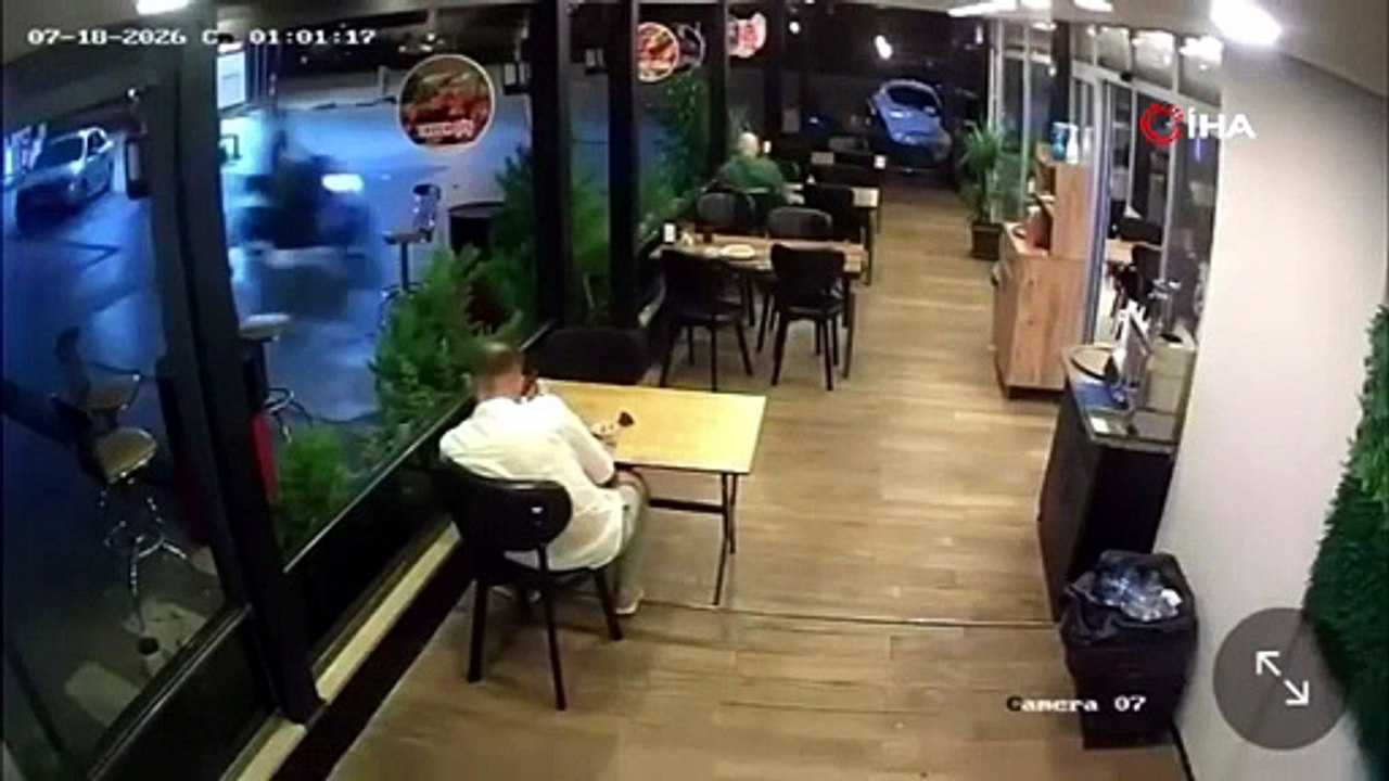 Kocaeli'nde lokantada oturan müşteri neye uğradığını şaşırdı!