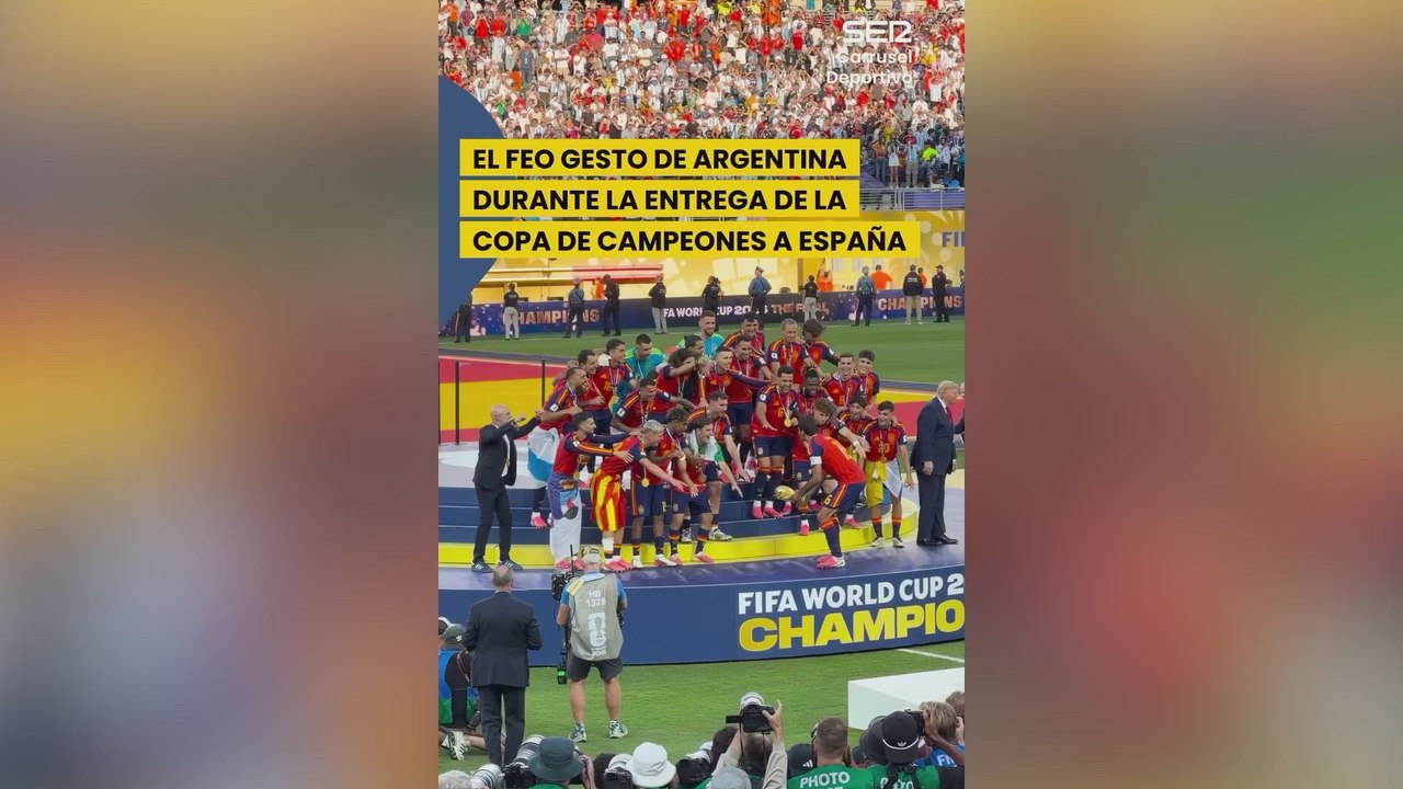 El feo gesto de la selección argentina cuando España levanta la Copa del Mundo | España 1 - Argentina 0