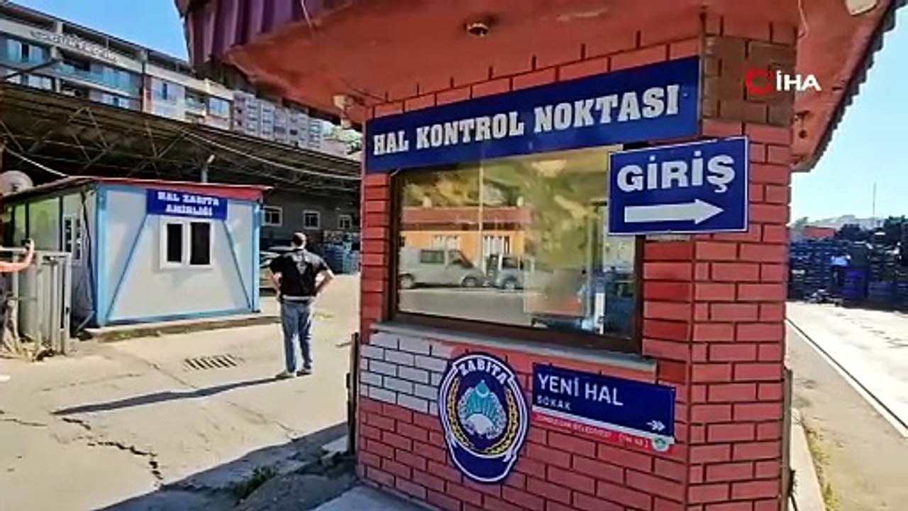 Hal güvenlik görevlisi alacak-verecek kavgasında zabıtayı ayağından vurdu